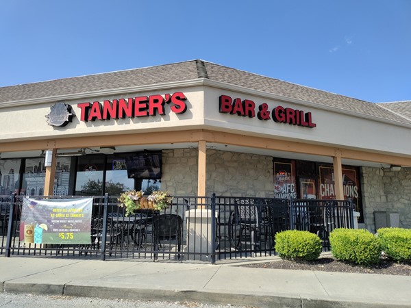 Tanners Bar & Grill is a great place for a mid day lunch