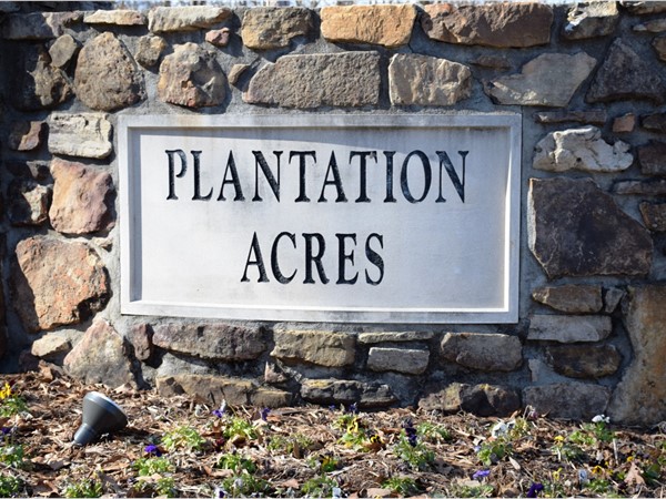 Plantation Acres is a small pocket of homes just outside the city limits to the west