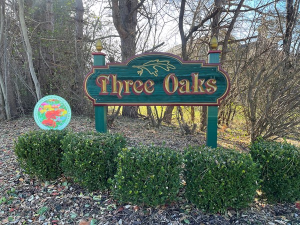 Three Oaks Subdivision was the 2021 recipient of the Farmington Hills Beautification Award