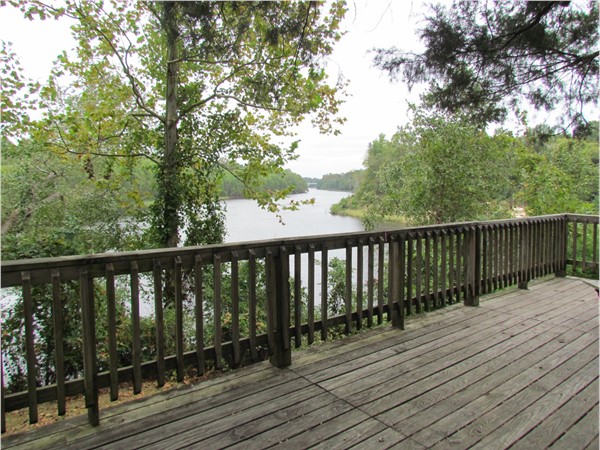 Picnic deck overlooking the massive Pearl River  