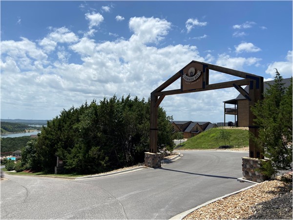 Summer Bay lake lodging in Branson