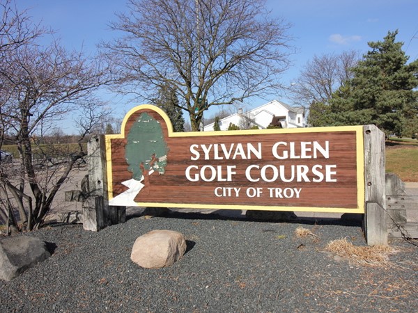 Walk to the Sylvan Glen Golf Course