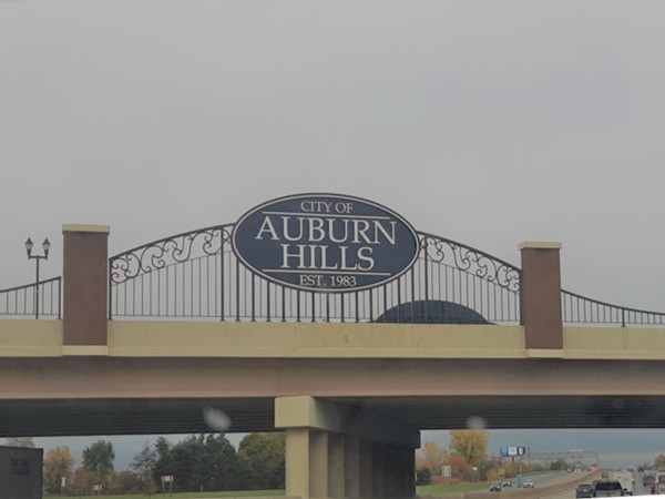 Welcome bridge in Auburn Hills