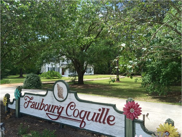 The brightly colored entrance to Faubourg Coquille