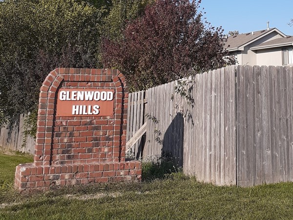 West entrance marker to Glenwood Hills