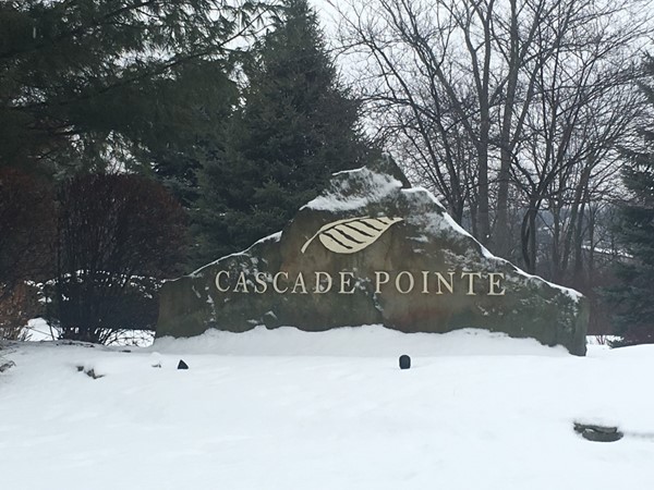 Entrance into Cascade Pointe
