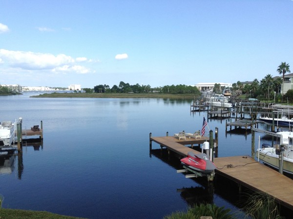 A perfect spot for boaters, close to restaurants and shopping. Just minutes to the Gulf of Mexico 