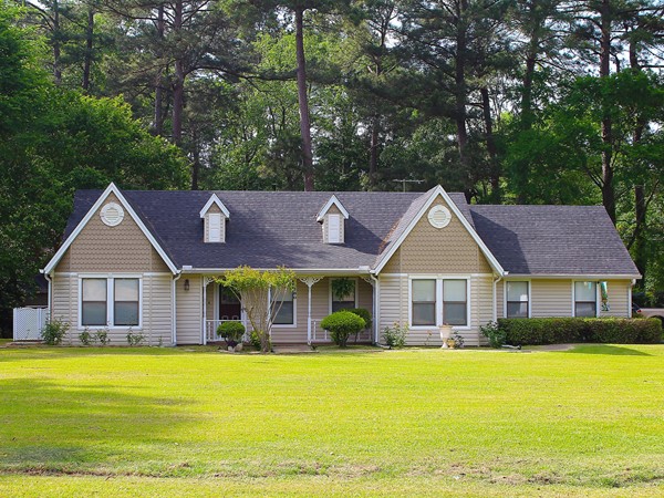 Edgewood Circle offers a secluded neighborhood that is close to dining and shopping in Farmerville