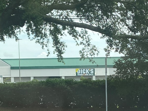 Dicks Sporting Goods where Steinmart use to be
