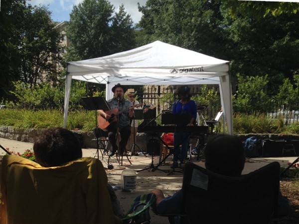 Free music in the park at lunch time, Downtown Lansing 