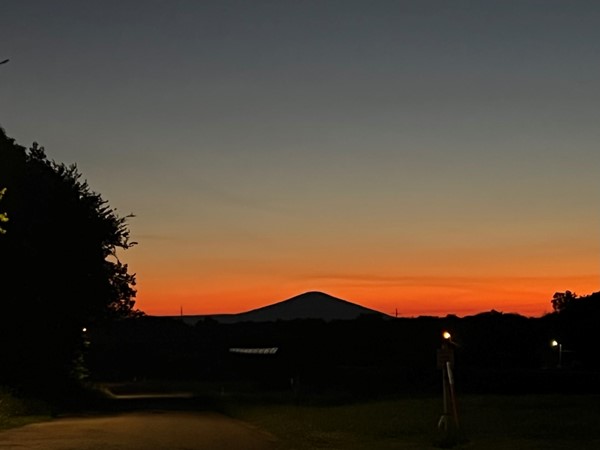 Early morning sunrise and view of Sugar Loaf Mountain 