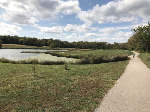 Walking trails at Cleveland Lake
