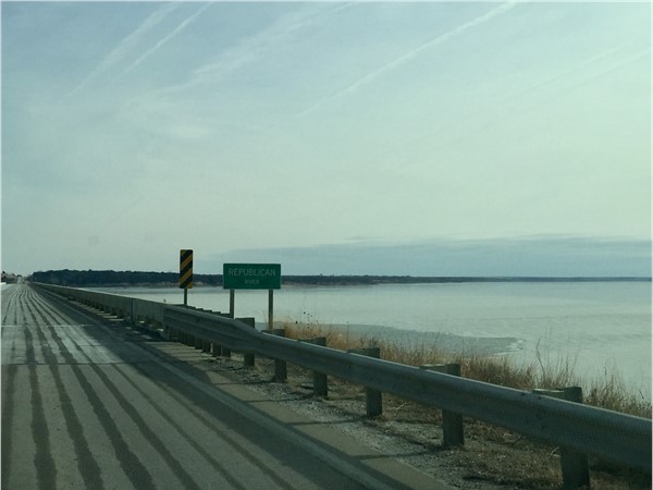 Republican River meets Milford Lake