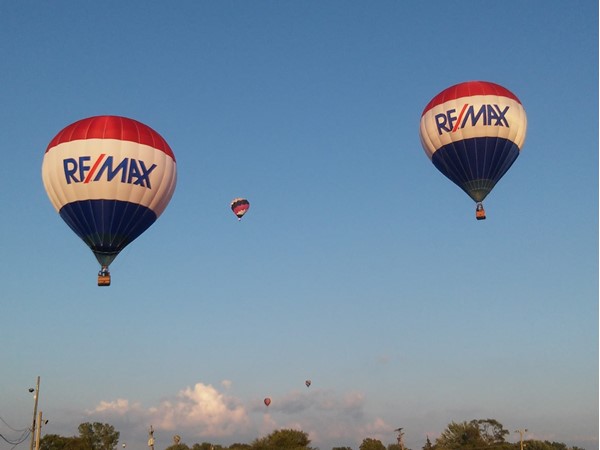 The RE/MAX balloons get up close and personal in Hudsonville 