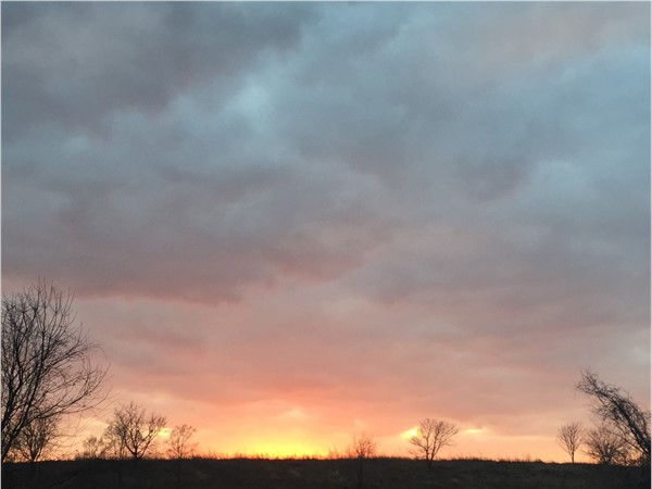 A beautiful sunset in Kansas City tonight