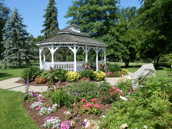 DeWitt Memorial Park Gazebo has a beautiful landscape and is popular for weddings