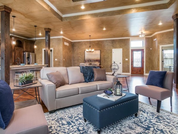 A beautifully staged living room in Chapman Farms, courtesy of Staging Dreams