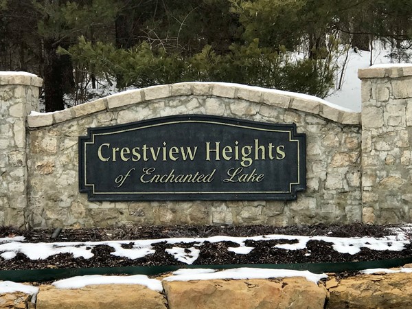 Beautiful estates in Crestview Heights of Enchanted Lake