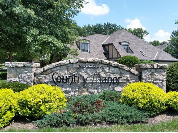 112th and Nall Avenue entrance to Leawood Country Manor