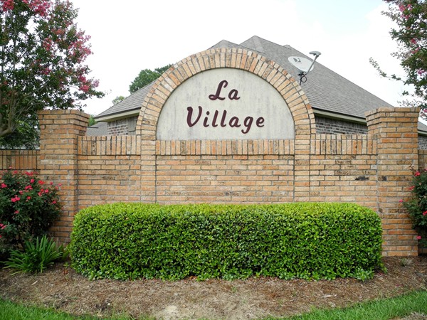 Living is Easy in La Village! Convenient to shopping and minutes from I-10