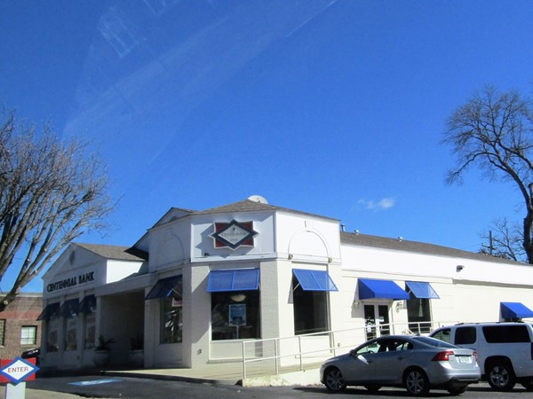 One of Centennial Bank's many great locations, located in the Heights 