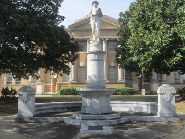 Confederate Soldier Monument standing tall in front of court house in Hazlehurst