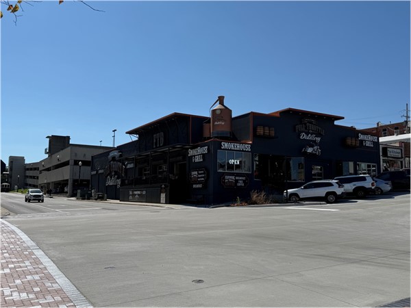 New eatery in Branson! This is variety at its finest - a smokehouse in Downtown Branson!