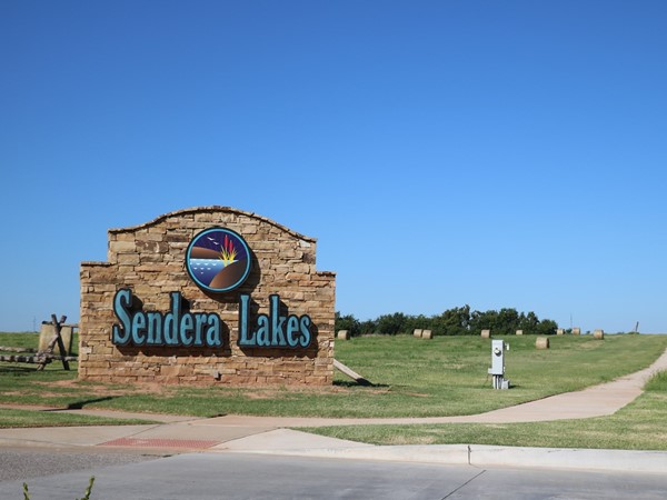 New entrance sign is up at Sendera Lakes  