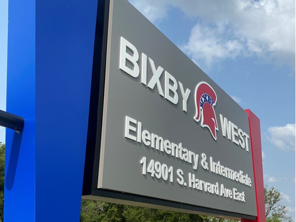 Presley Heights is a stone's throw from Bixby's state-of-the-art elementary & intermediate school 