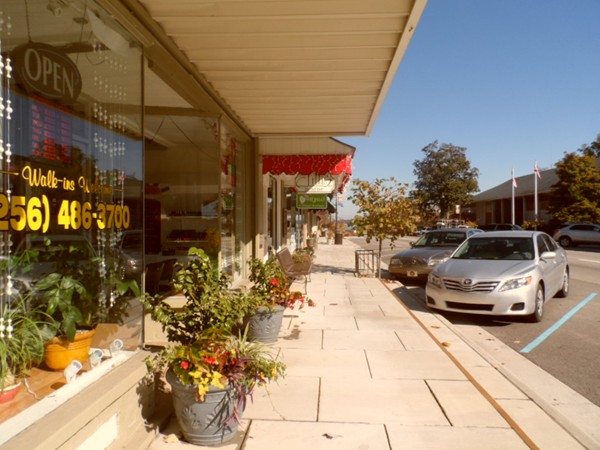 North Town Shops: Shopping in Downtown Guntersville