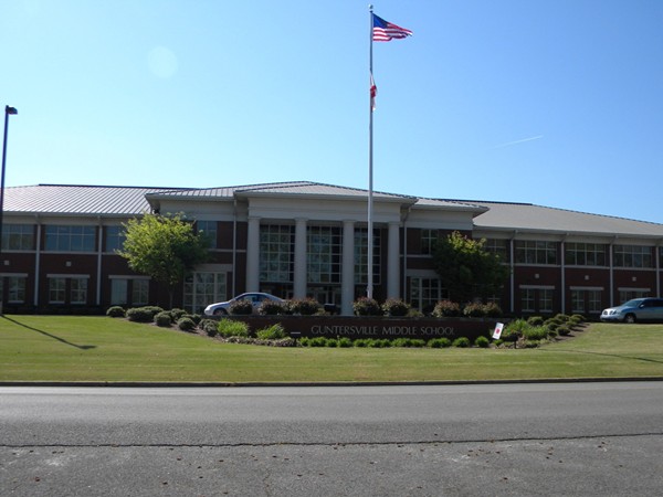Guntersville Middle School located on Sunset Drive across from the South Town Civitan Park