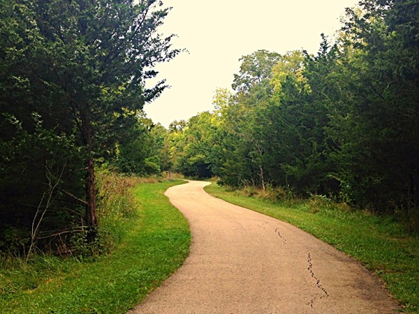 Rolling Ridge Trail is a beautiful escape to nature nestled right in western Olathe