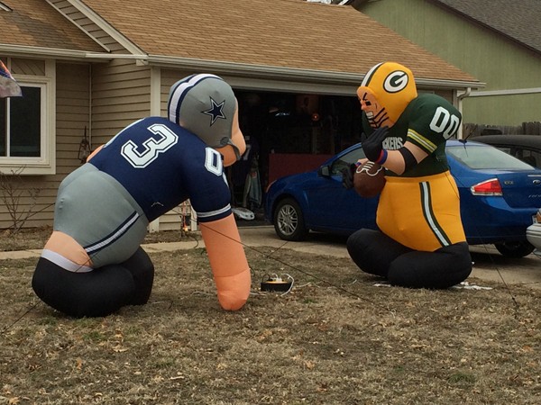 It's rivalry in the neighborhood today...Cowboys vs Packers!