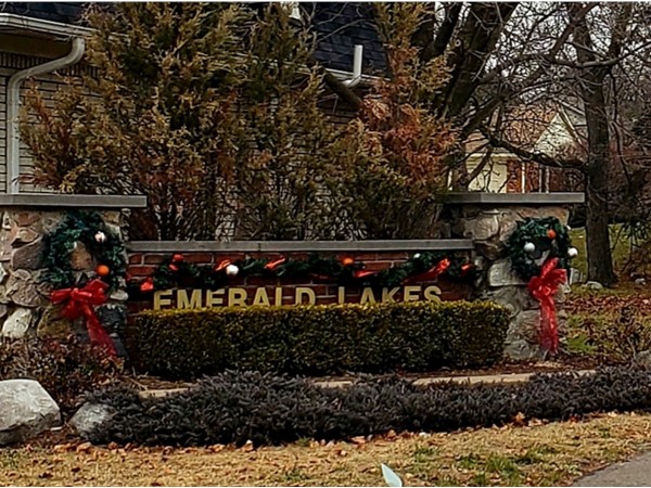 Welcome to Emerald Lakes 