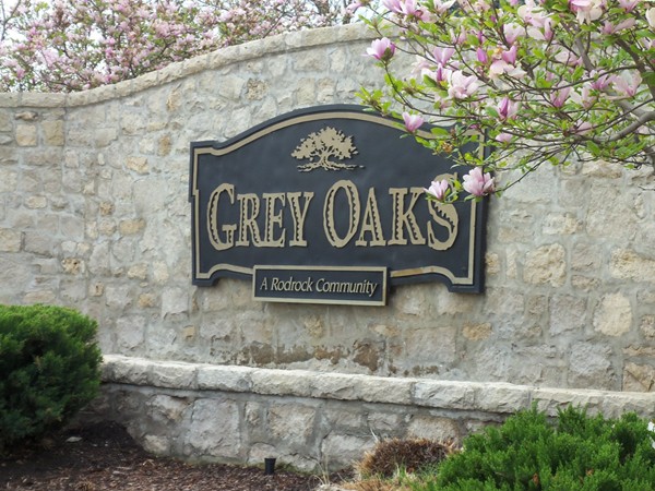 Grey Oaks entrance