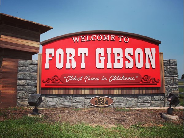 Fort Gibson Oklahoma, great community, great schools, close by lake and river views
