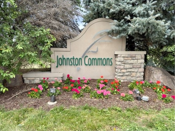 Johnston Commons 14-acre neighborhood park, with library, soccer, & hosts Johnston Green Days