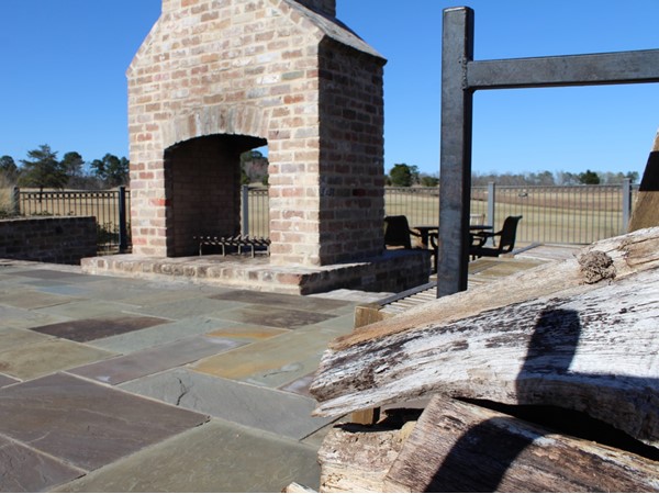 One of the highlights of the Squire Creek Golf Houses is this luxurious outdoor fireplace area
