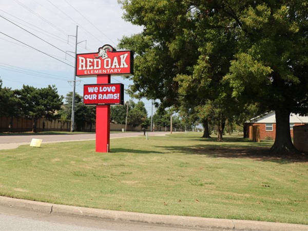 Wow, look at the new digital sign for Red Oak Elementary