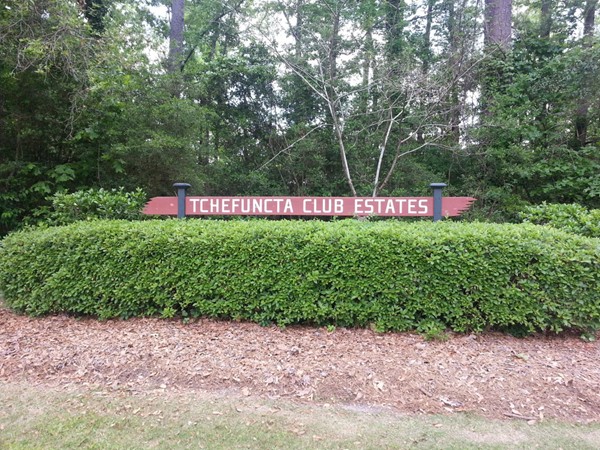 Entrance to Tchefuncta Club Estates on Highway 21 South