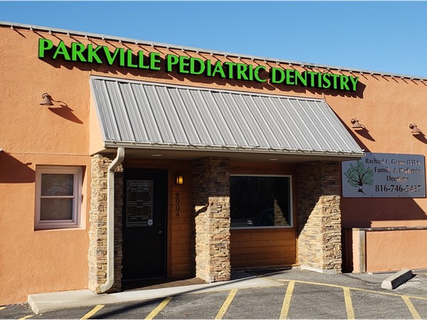 This Pediatric Dentist is right on Highway 9.  Very convenient