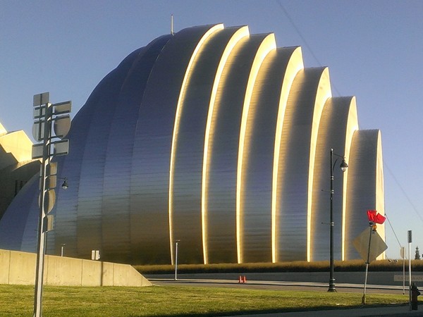 The fabulous architecture of the Kauffman Center for the Performing Arts