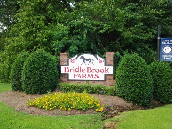 Bridle Brook Farms has a clubhouse and swimming pool. Price range $90k to $220k. 