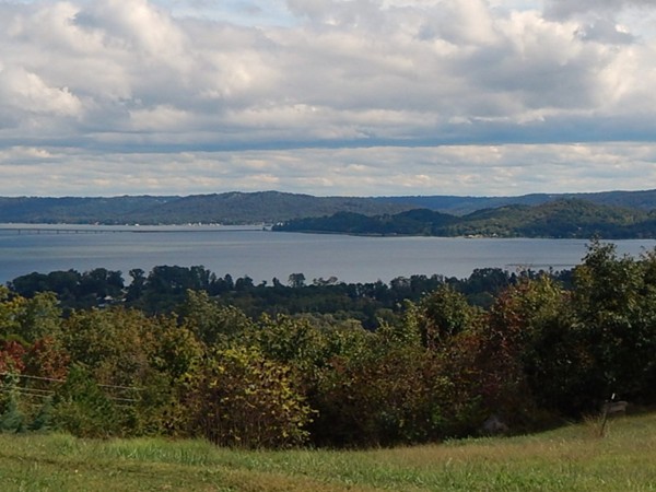 Panoramic views of Lake Guntersville from the Legacy Pointe subdivision
