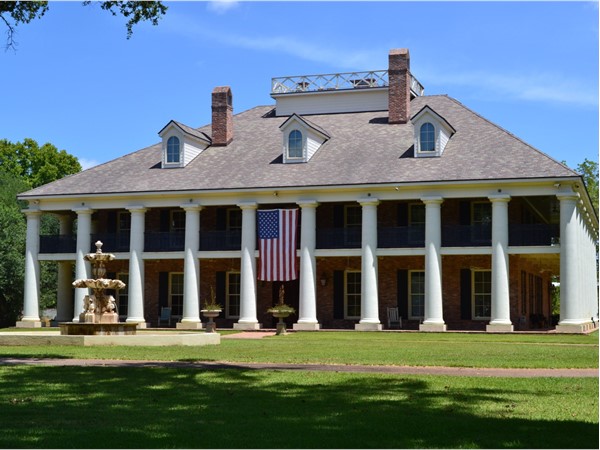 Designed after the famous "Oak Alley," Slayter House is a gorgeous place to host big events