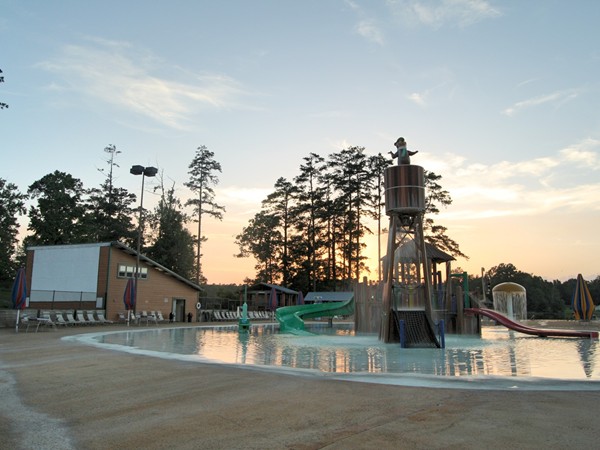 Waterpark and outdoor movie screen at Jellystone Park