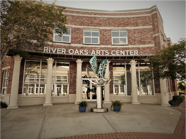 River Oaks Art Center in the heart of downtown Alexandria