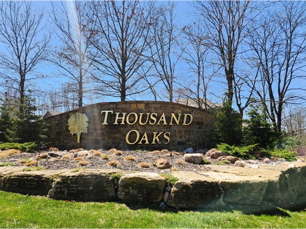 The front neighborhood marker for Thousand Oaks