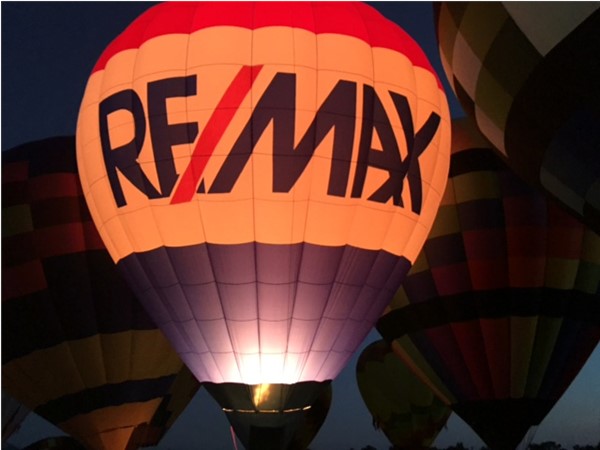 RE/MAX balloons at Gull Meadow Farm