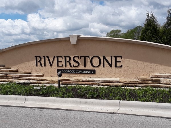 Riverstone Community in Overland Park 